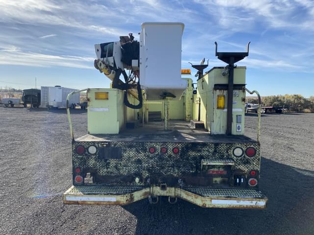 Image of International 4900 equipment image 4