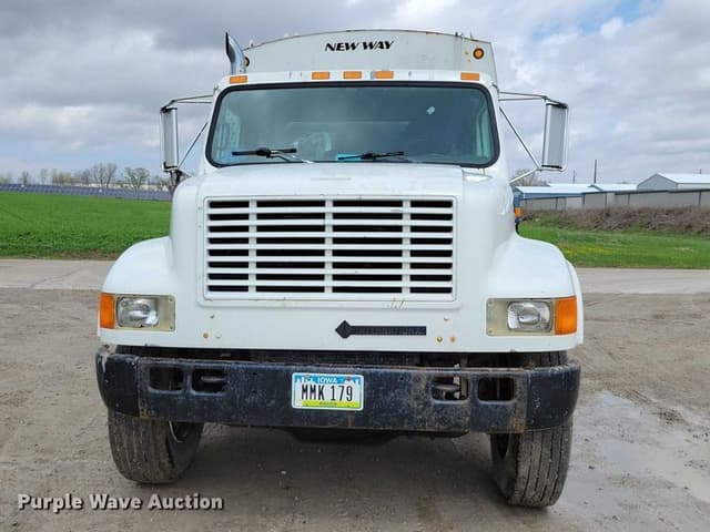 Image of International 4900 equipment image 1