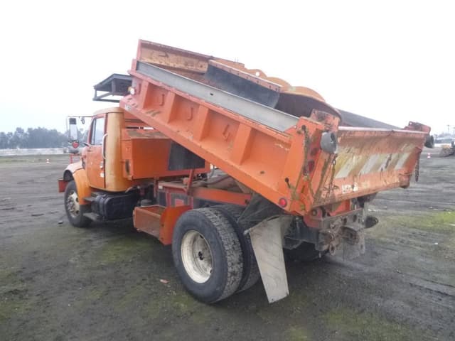 Image of International 4900 equipment image 3