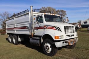 1995 International 8100 Image