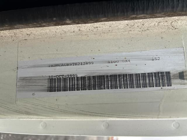 Image of International 8100 equipment image 1