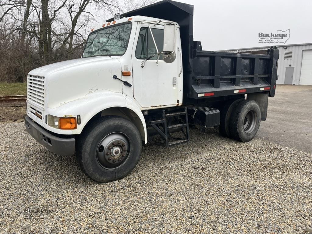 Main image International 8100