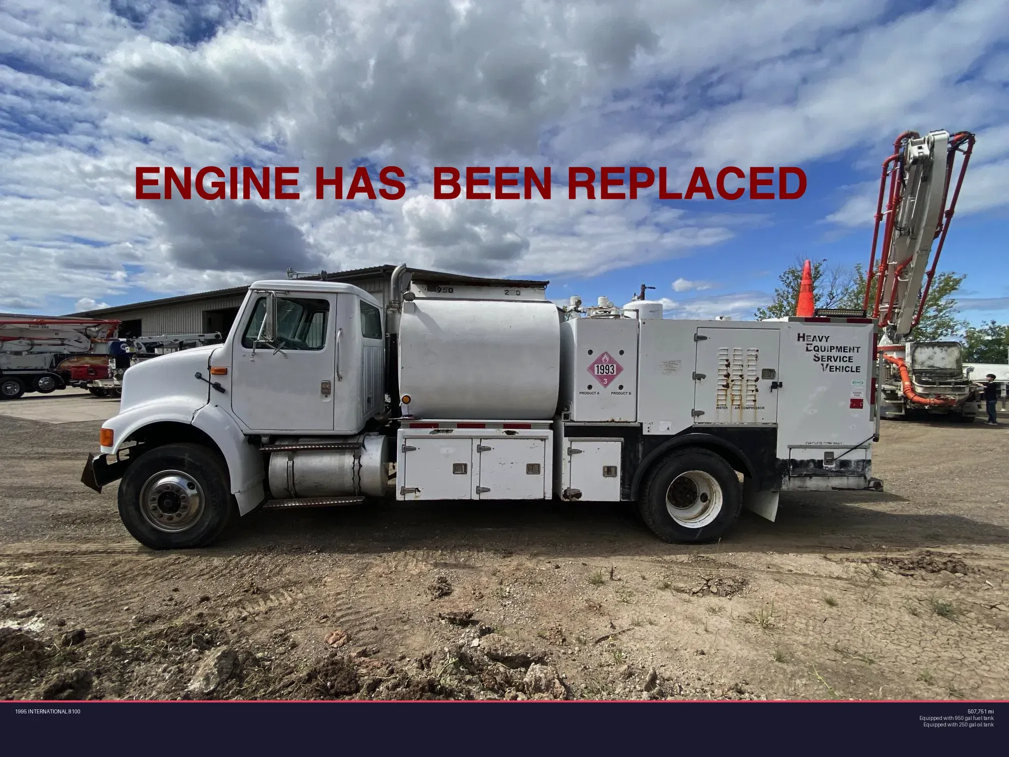 1995 International 8100 Equipment Image0