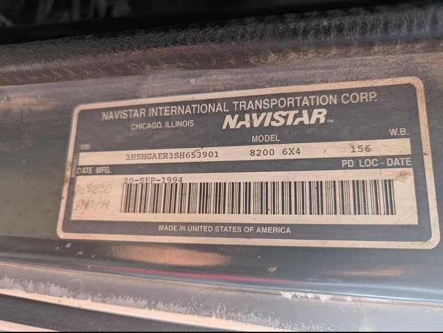 Image of International 8200 equipment image 1