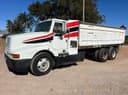 1995 International 8200 Image