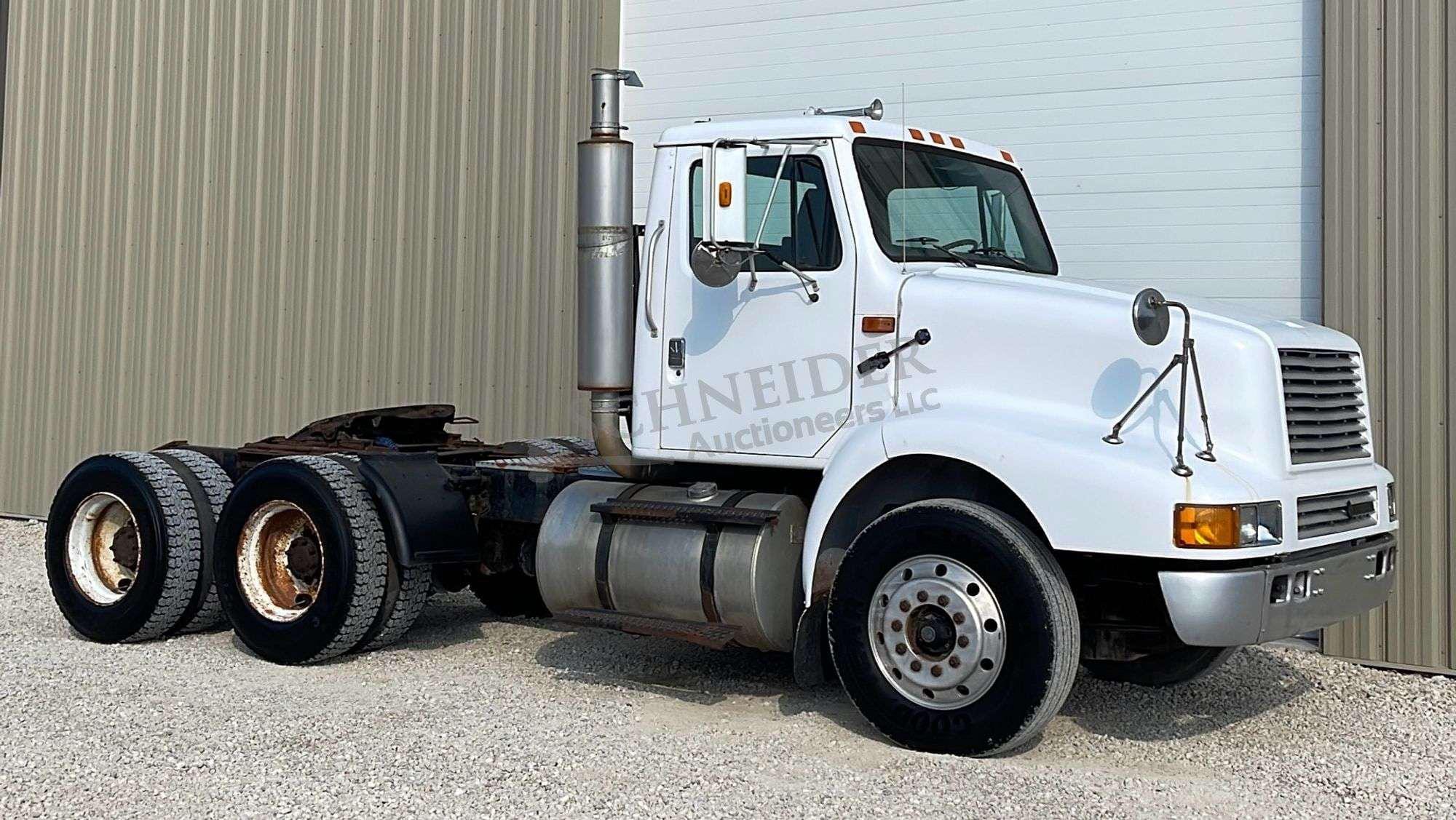 Main image International 8200