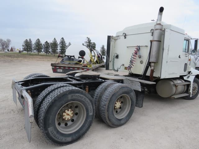 Image of International 9200 equipment image 3