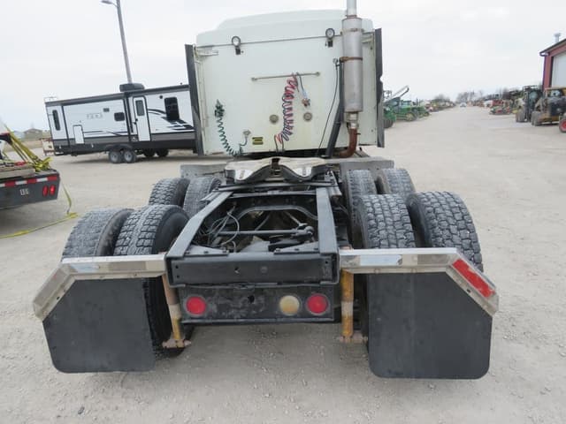 Image of International 9200 equipment image 4