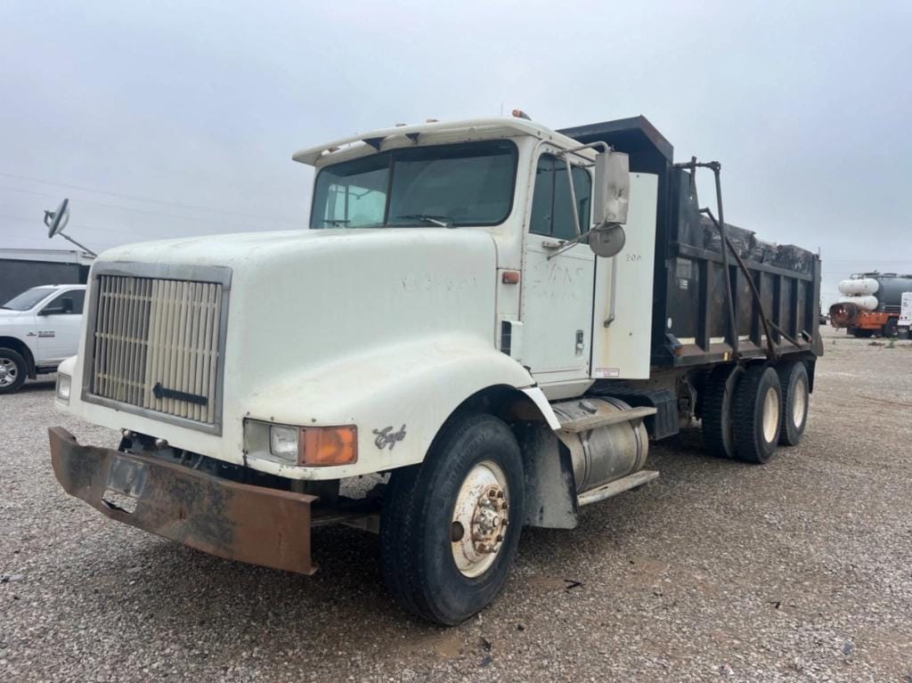 1995 International 9200 Equipment Image0