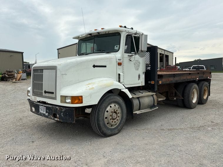 1995 International 9200 Equipment Image0