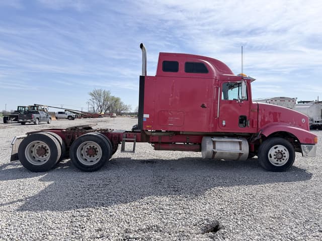 Image of International 9400 equipment image 3