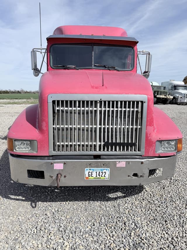 Image of International 9400 equipment image 1