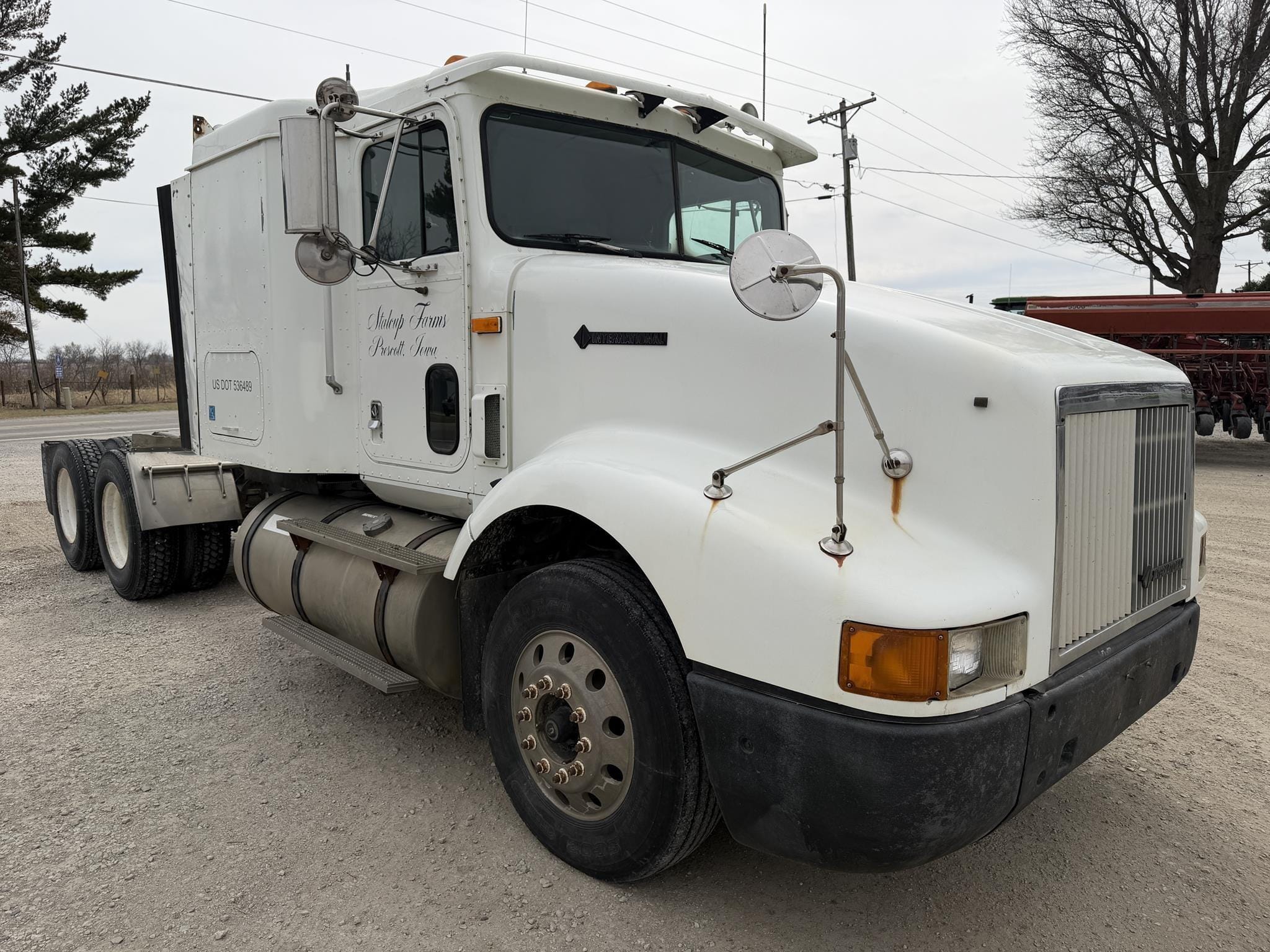 1995 International 9400 Equipment Image0