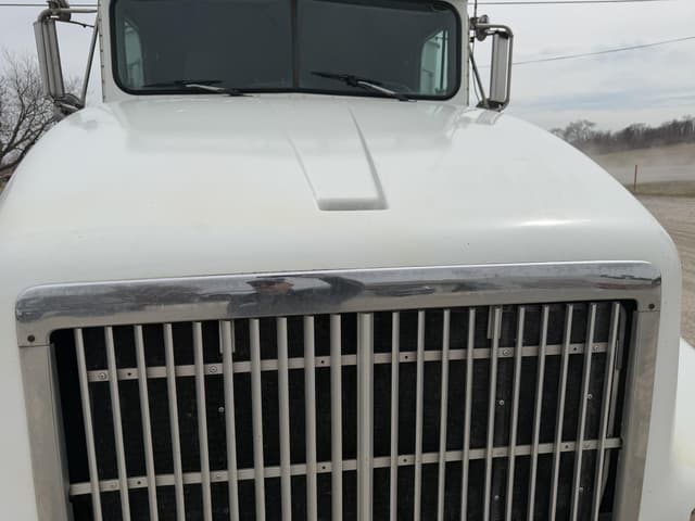 Image of International 9400 equipment image 1