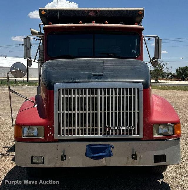 Image of International 9400 equipment image 1
