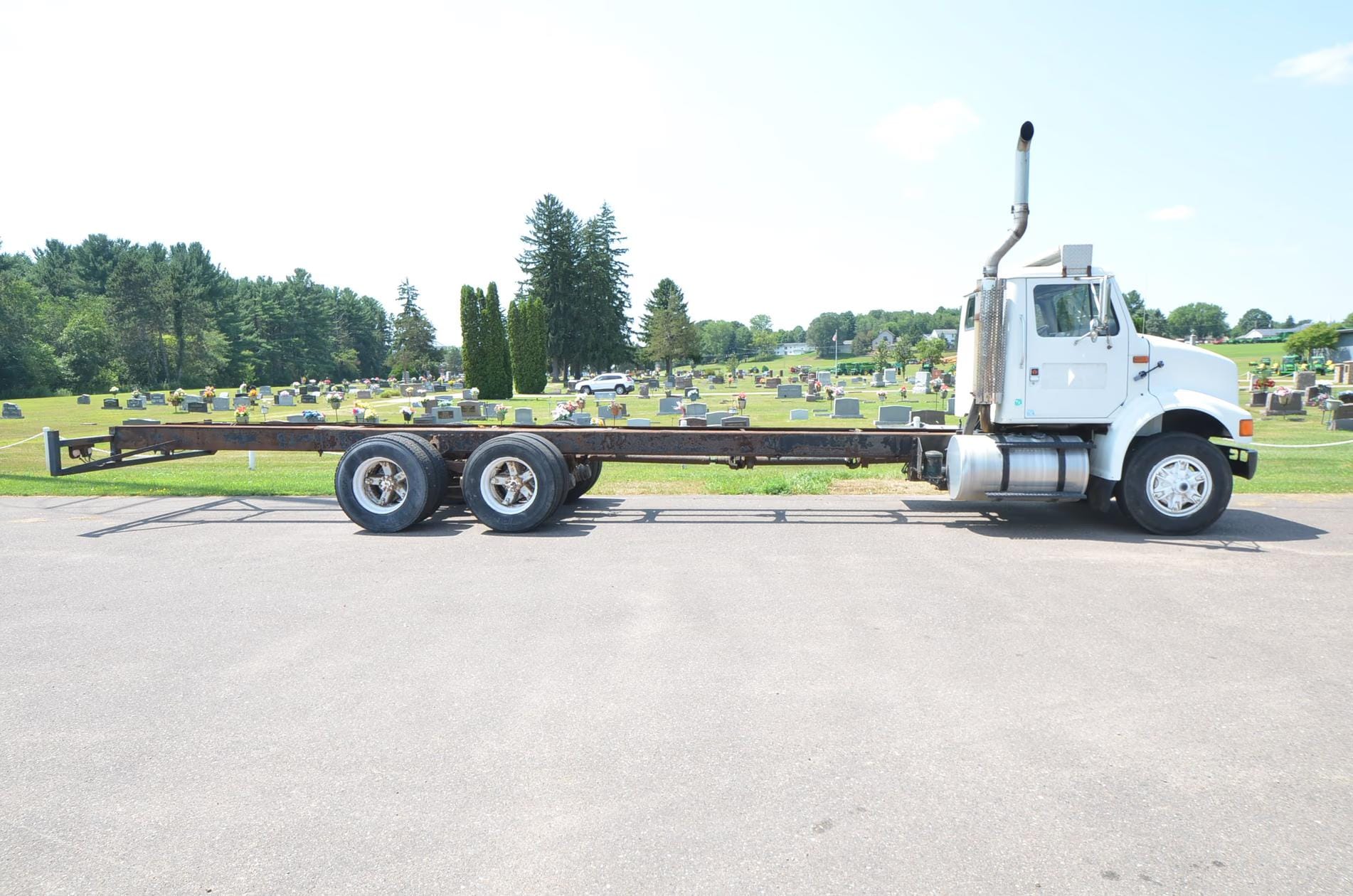 1995 International Navistar 8100 Equipment Image0
