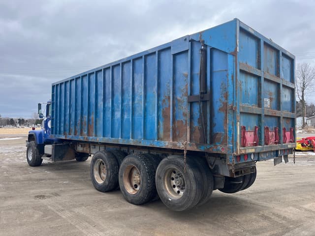 Image of International Paystar 5000 equipment image 2