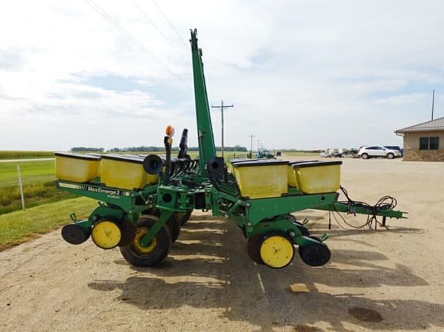 Image of John Deere 7200 equipment image 3