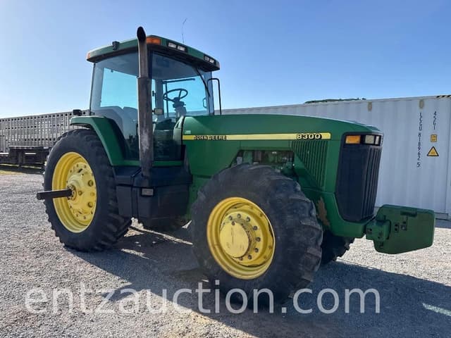 Image of John Deere 8300 equipment image 2
