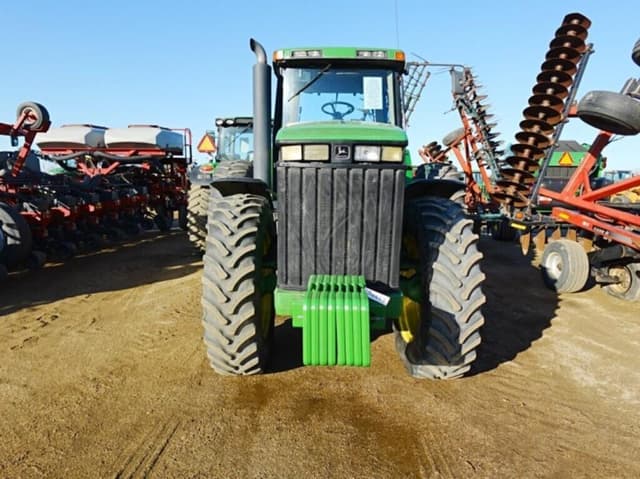Image of John Deere 8400 equipment image 2