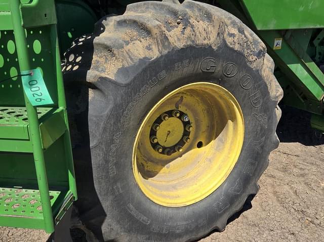 Image of John Deere 9500 equipment image 1