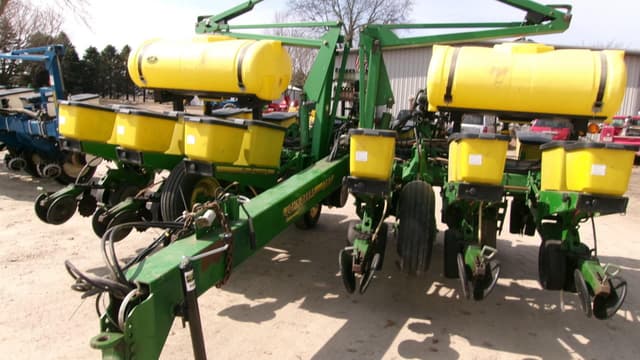 Image of John Deere 1760 equipment image 2