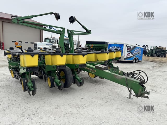 Image of John Deere 1760 equipment image 4
