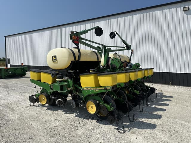 Image of John Deere 1760 equipment image 4