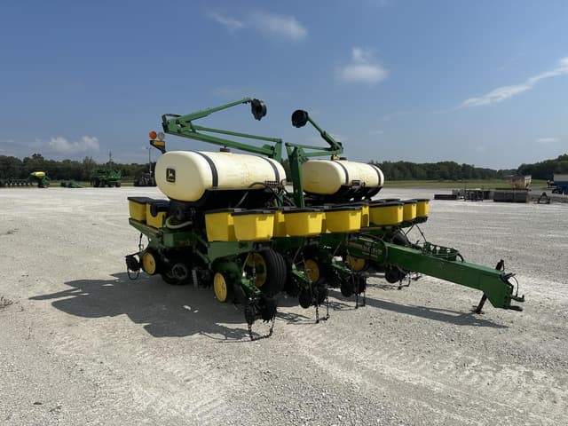 Image of John Deere 1760 equipment image 2