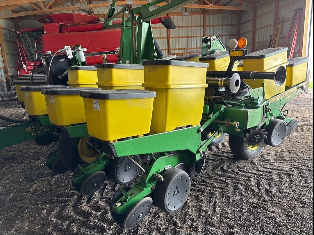 Image of John Deere 1760 Primary image