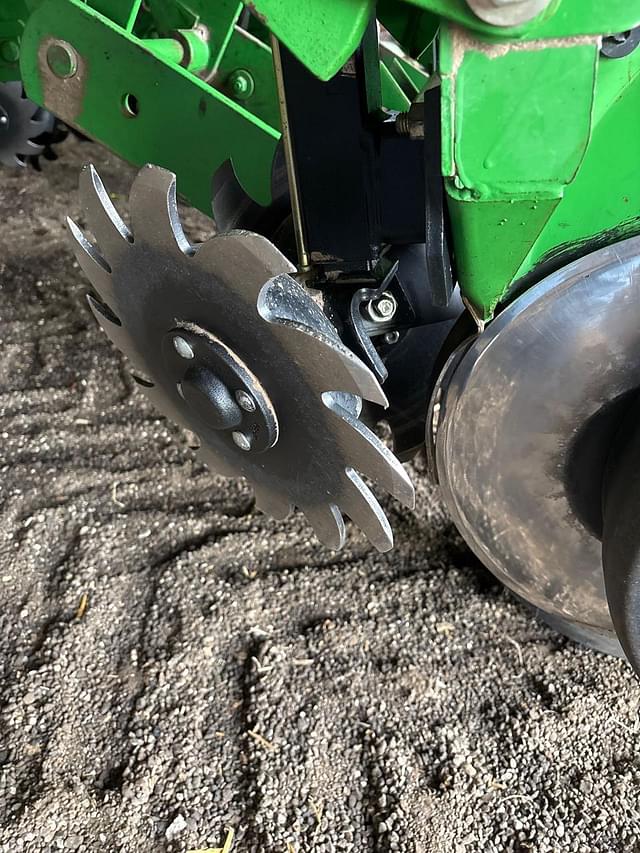Image of John Deere 1760 equipment image 3