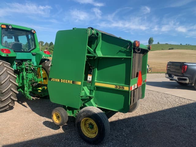 Image of John Deere 335 equipment image 1