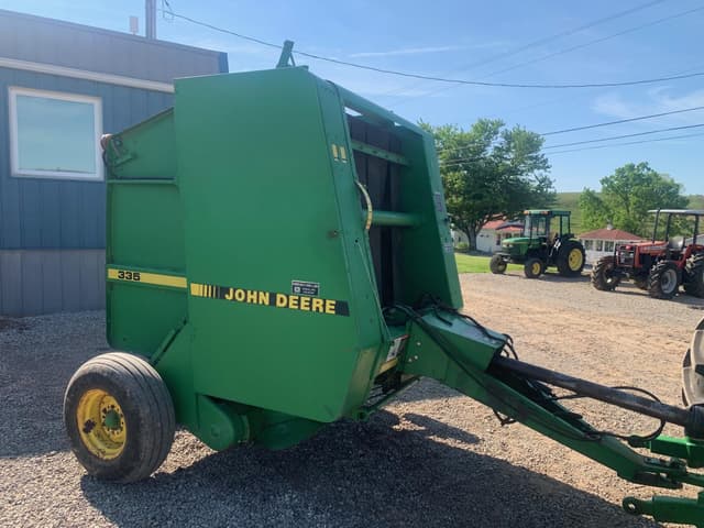Image of John Deere 335 equipment image 3
