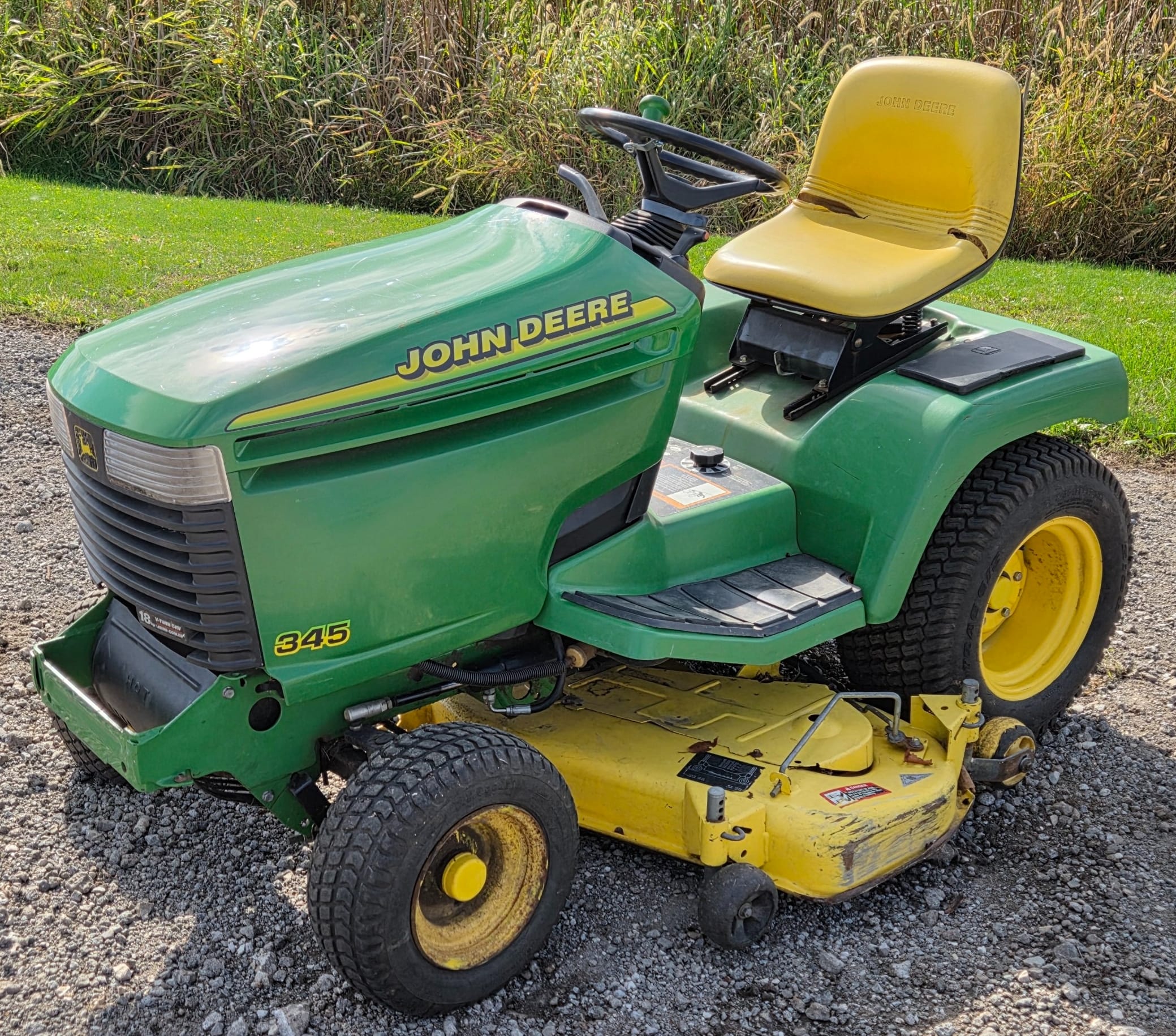 1995 John Deere 345 Equipment Image0