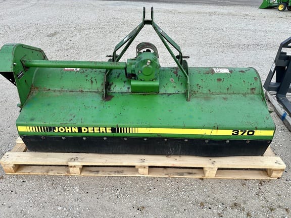 Main image John Deere 370
