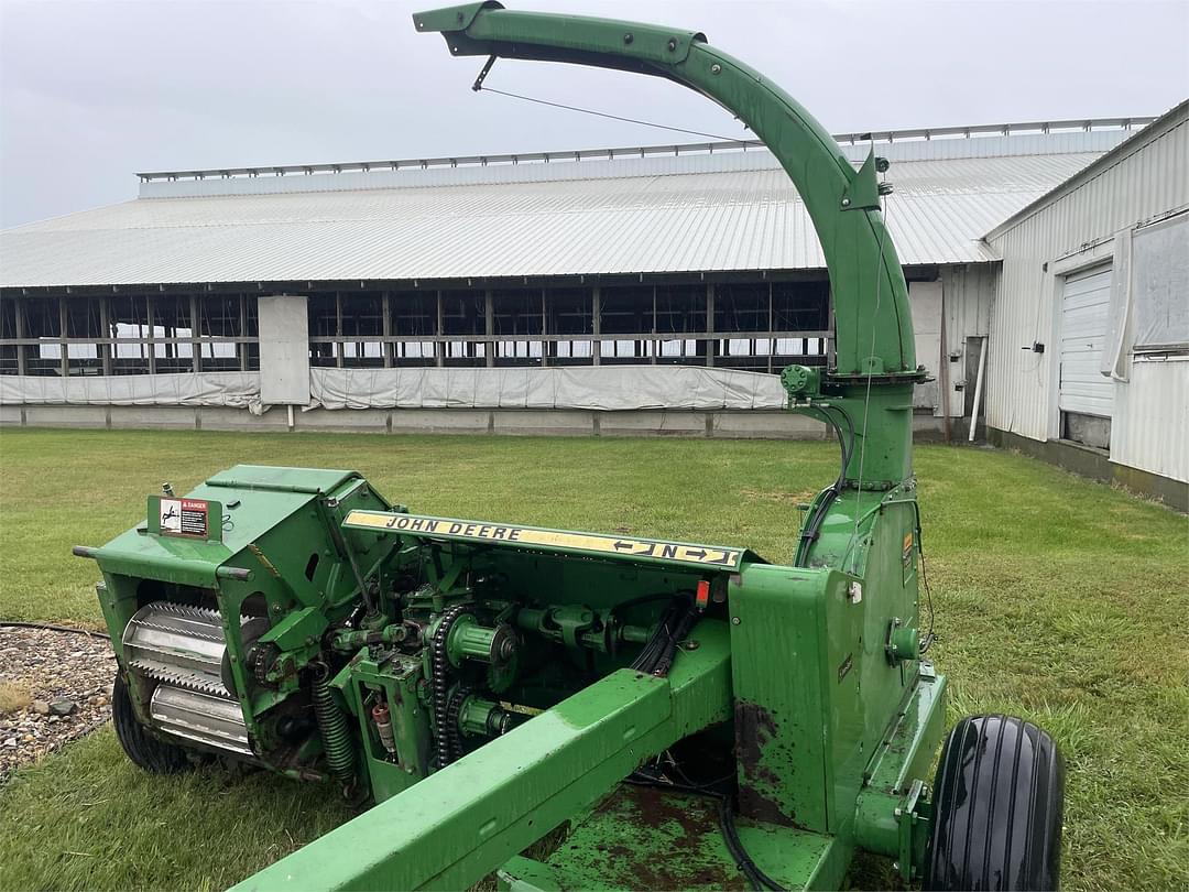 Image of John Deere 3950 Primary image