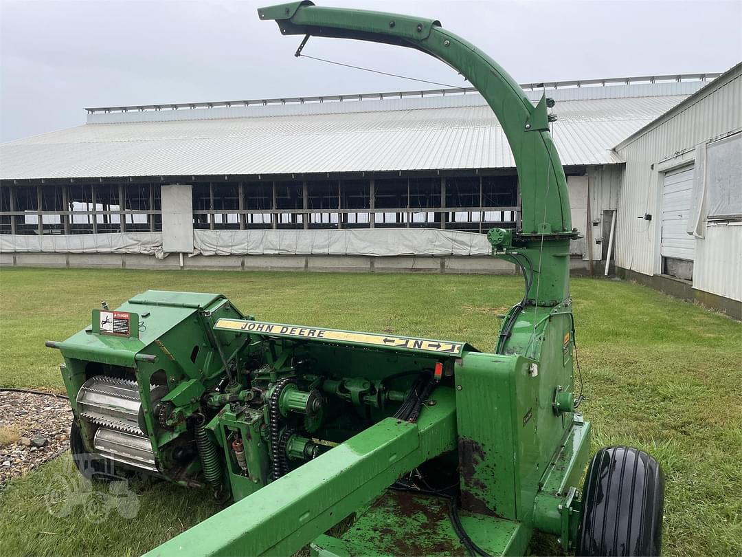 Image of John Deere 3950 Primary image