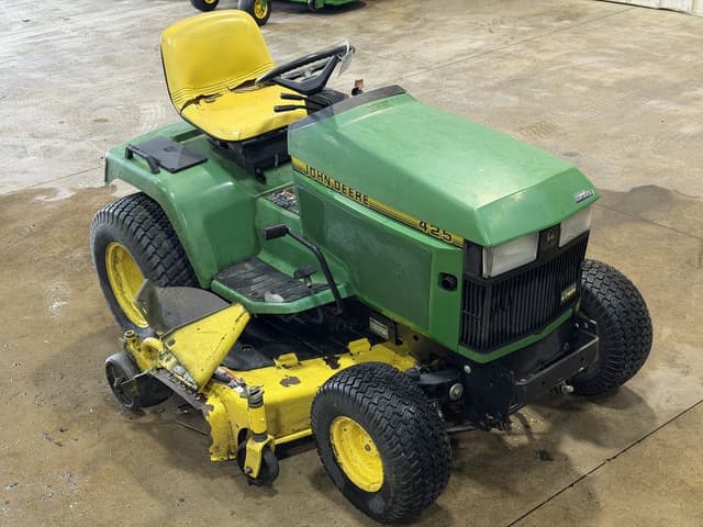 Image of John Deere 425 equipment image 1