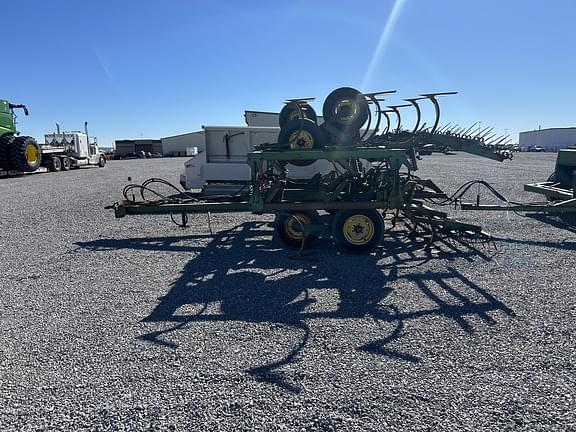 Image of John Deere 450 equipment image 1