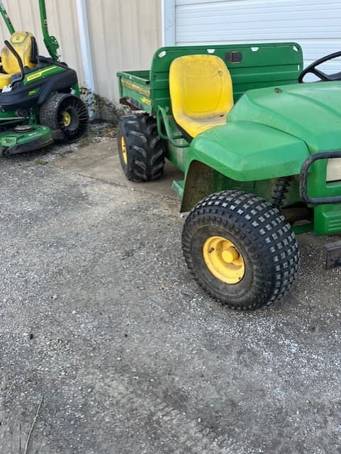 Image of John Deere Gator 4X2 Image 1