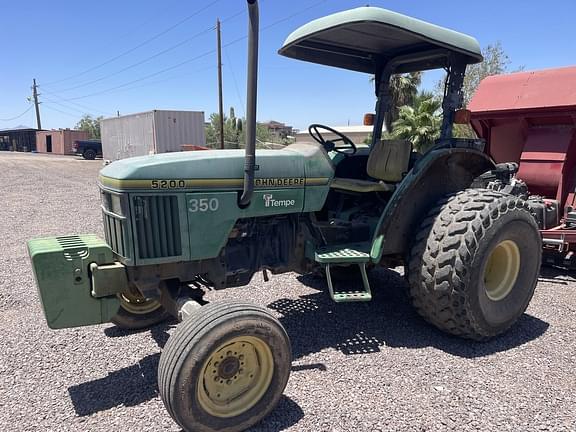 Image of John Deere 5200 Primary image