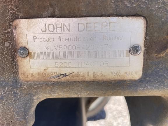 Image of John Deere 5200 equipment image 2