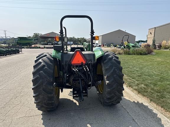 Image of John Deere 5300 equipment image 2