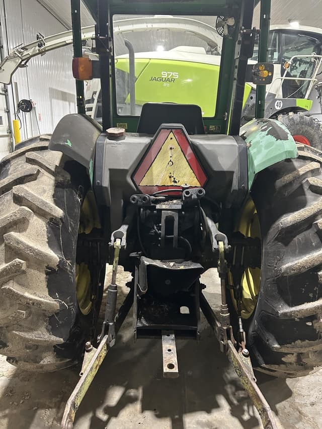 Image of John Deere 5400 equipment image 3