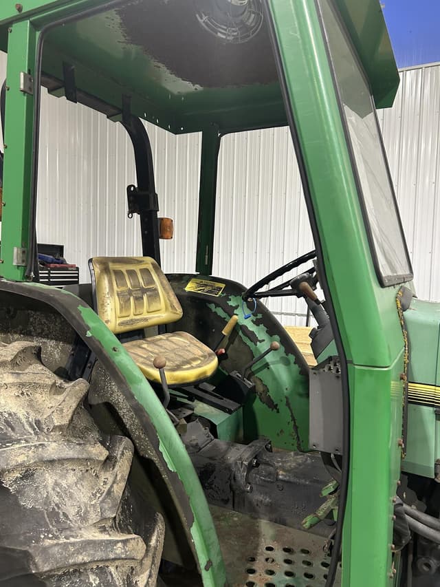 Image of John Deere 5400 equipment image 2