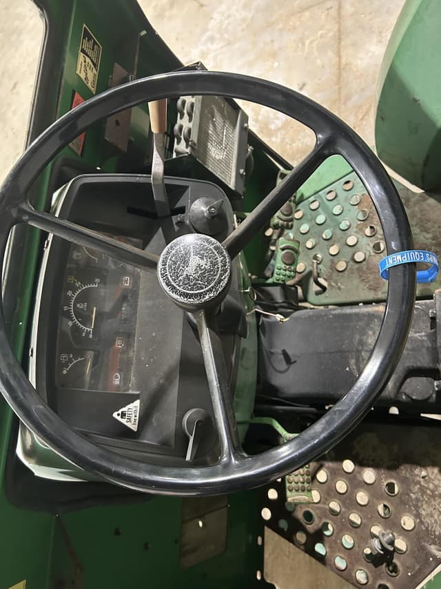 Image of John Deere 5400 equipment image 4