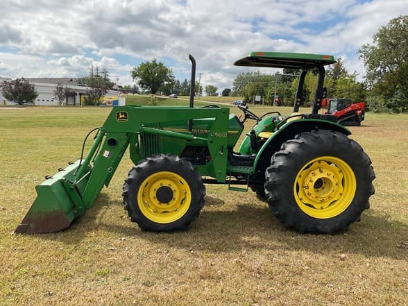 Image of John Deere 5400 equipment image 1