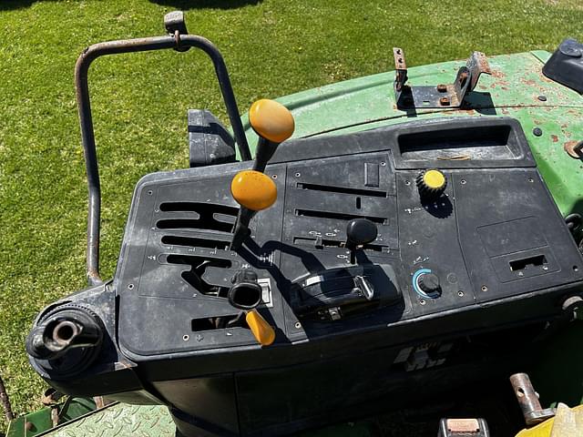 Image of John Deere 6300 equipment image 4