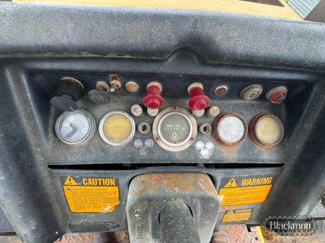 Image of John Deere 640 equipment image 3
