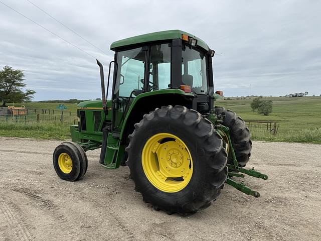 Image of John Deere 6400 equipment image 3